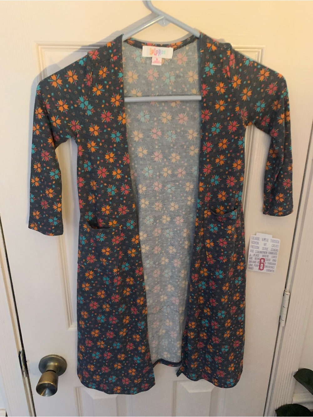 Girl’s LulaRoe Long Cardigan Sariah With Pockets  Size 6